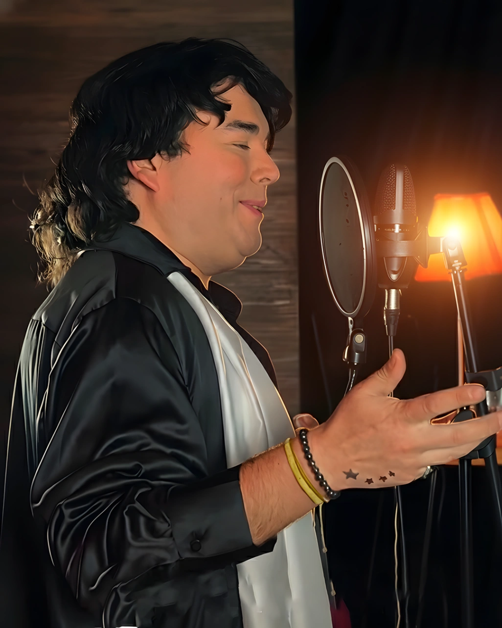 Músicos de Cacho Castaña en estudio de grabación con Quintino