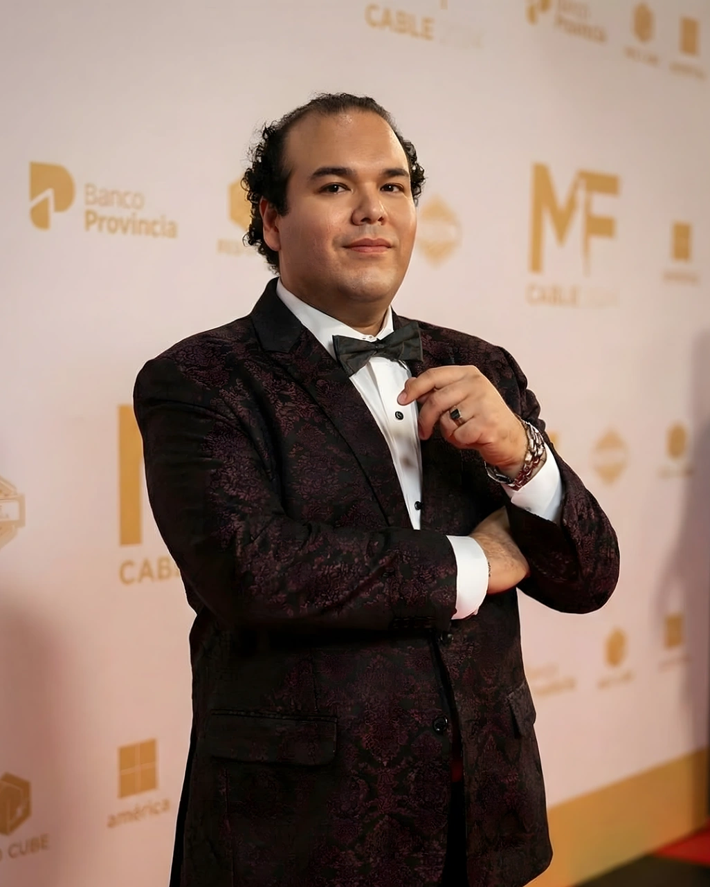 Quintino Etchevest en la entrega de los Premios Martín Fierro de Cable